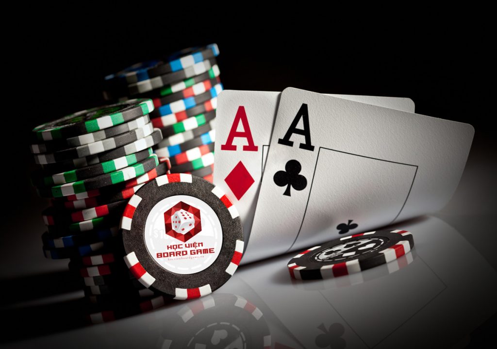 Cách chia bài Poker Chuẩn Xác Cho Tân Thủ